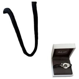 Bracciale "Handcuffs" in argento sterling Dinh Van