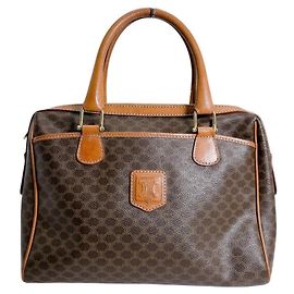 Céline Borsa in pelle marrone Celine