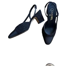 Scarpe slingback Chanel in tweed nero
