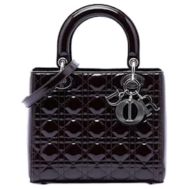 Lady Dior Cannage in vernice viola, misura Medium