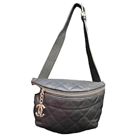 Chanel Borsa a cintura in pelle trapuntata nera