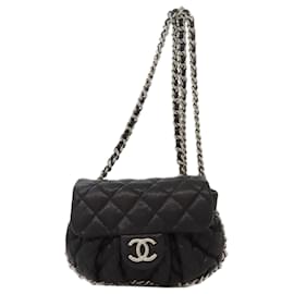 Chanel Schultertasche mit Kette aus schwarzem Kalbsleder