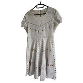 Maje weißes Spitzenkleid mit goldenen Nieten