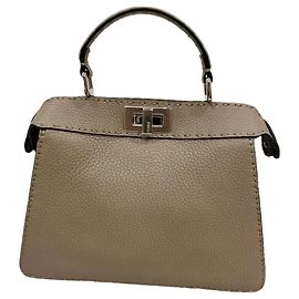 Borsa Fendi Peekaboo Piccola in Pelle Nappa Taupe