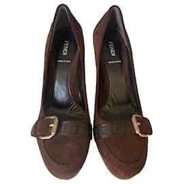 Scarpe con tacco Fendi in scamosciato marrone