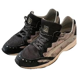 Sneakers Chanel CC Monogram in pelle scamosciata
