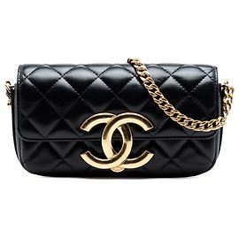 Portacellulare Chanel Black Quilted Lambskin Giant CC Flap con catena