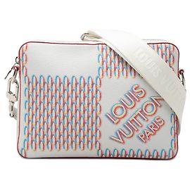 Louis Vuitton Damier Spray Trio Messenger Bag in Weiß