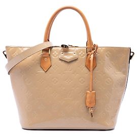 Louis Vuitton Beige Monogram Vernis Montebello MM