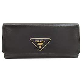 Prada Langgeldbörse aus Kalbsleder