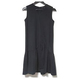 Autre Marque Ärmelloses YOKO CHAN Kleid mit V-Ausschnitt und Knielänge