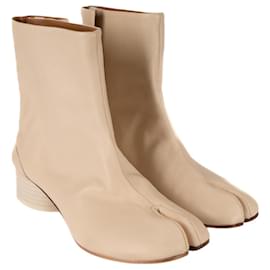 Maison Martin Margiela Stivaletti Tabi Maison Margiela in pelle beige da donna EU 38.5