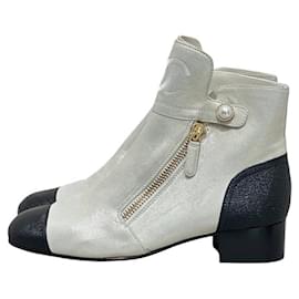 NWB Chanel Rare Cream, Black Gold PearlAnkle Boots Sz.40