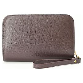 Clutch in pelle Taiga Louis Vuitton