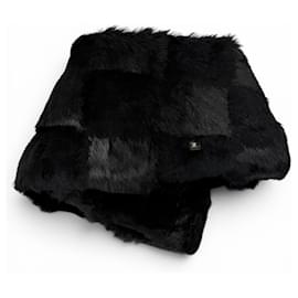 Chal con estola de piel de conejo negro Chanel