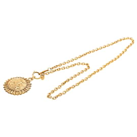 Collana con pendente Chanel Gold Gold Plated Medallion Coat of Arms Sunburst