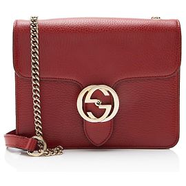Borsa a tracolla Gucci in pelle di vitello granulata con logo G intrecciato