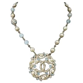 Collana Chanel B19 in resina acquamarina e perle usata