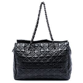 Borsa Tote Chanel Black Quilted Vinyl Rock in Moscow