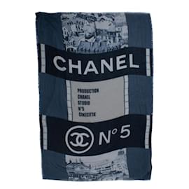 Chanel, Bufanda de Cachemira CC Cinema azul y blanco