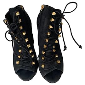 Stivaletti Giuseppe Zanotti in Camoscio Nero con Borchie