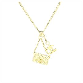 Collana con pendente motivo borsa Chanel Matelassé