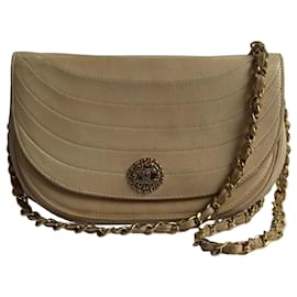 Borsa Chanel Half Moon Flap in pelle beige