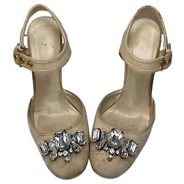 Décolleté Miu Miu in pelle con decorazioni in strass Beige