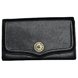 Cartera de cuero negro Givenchy con detalle de logotipo dorado