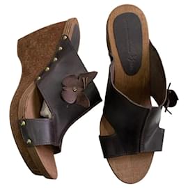 Tosca Blu Braune Leder-Keilsandaletten