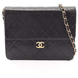 Borsa a tracolla Chanel Matelassé in pelle di agnello nera