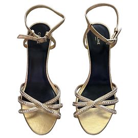 Céline Sandali con tacco dorati e strass