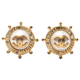 Chanel Gold CC Clip-Ohrringe, vergoldet, Kunstperlen und Strass