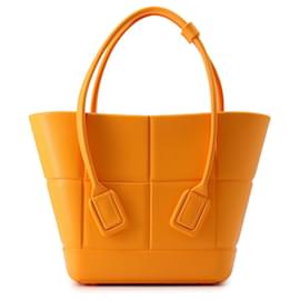 Borsa a mano Bottega Veneta Arco Tote Mini in gomma