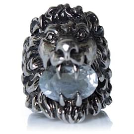 Gucci, Anello unisex testa di leone con pietra trasparente