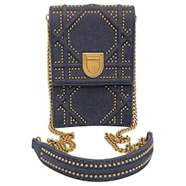 Clutch verticale Diorama di Dior con borchie in denim di cotone blu navy