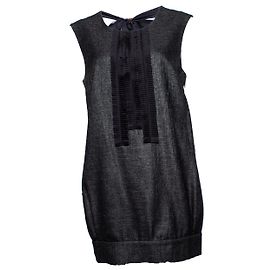 By Malene Birger Por Malene Birger, Vestido gris con lazo