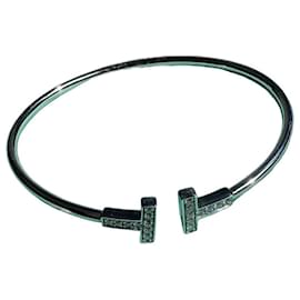 Bracciale Tiffany & Co. T Smile in oro rosa 18k con diamanti
