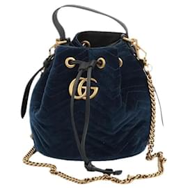 Gucci GG Marmont Beuteltasche aus dunkelblauem Samt