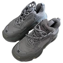 Balenciaga Triple S Sneakers Grigio
