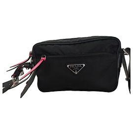 Prada Nylon Schultertasche Schwarz mit rosa Details