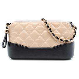 Clutch Gabrielle bicolore beige in pelle di vitello invecchiata con doppia zip e catena Chanel