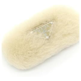 Clip per capelli in shearling beige Prada