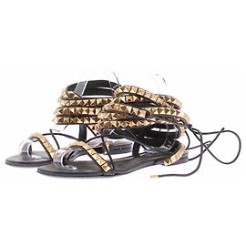 Sandali con tacco Valentino Garavani Rockstud con lacci in pelle nera