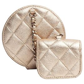 Chanel Pochette e custodia Airpod in pelle di agnello trapuntata metallizzata oro