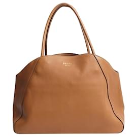 Borsa a tracolla in pelle marrone - Prada
