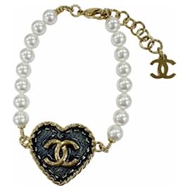 Chanel Coco Mark Heart Faux Pearl Charm-Armband