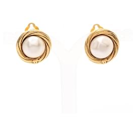 Orecchini a clip Chanel placcati oro con perla finta