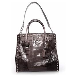 Michael Kors, Hamilton Tote aus grauem Krokodilpräge-Leder mit silberner Hardware.