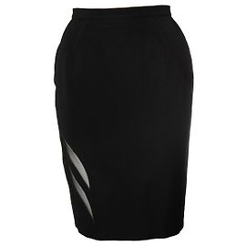 Thierry Mugler, minifalda con detalles transparentes